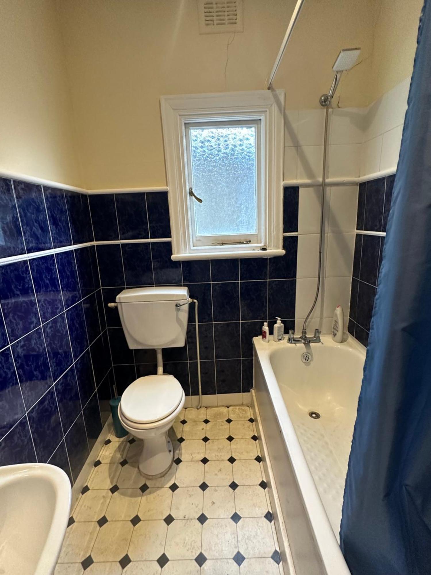 Double Bedroom In * Лондон