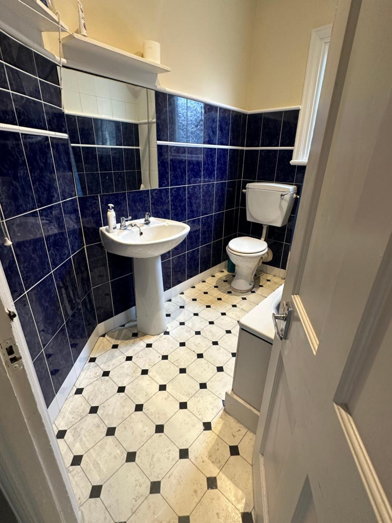 Double Bedroom In Проживание в семье Лондон