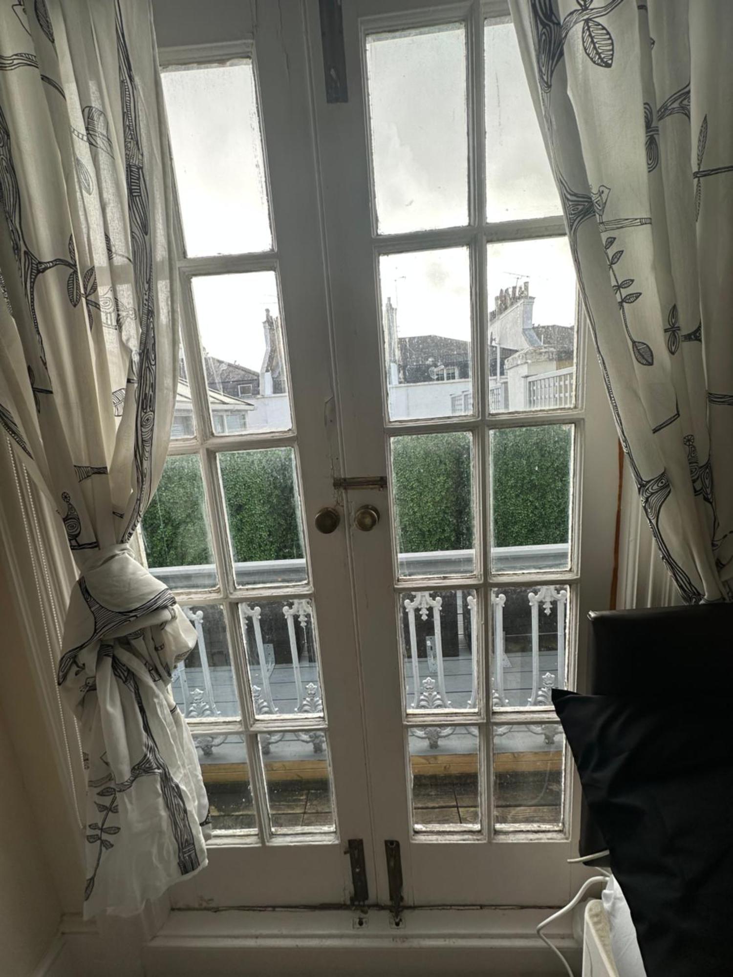 Double Bedroom In * Лондон